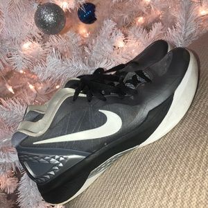 new nike volleyball shoes